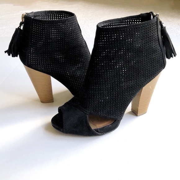 Qupid Peep Toe Cut Out Ankle Booties - Picture 3 of 10